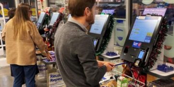 Έξαλλοι όλοι οι Έλληνες: Πασίγνωστη αλυσίδα σούπερ μάρκετ κάνει τη μεγάλη αλλαγή για τους καταναλωτές και πετά «εκτός» εκατοντάδες υπαλλήλους της