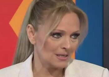 Χριστίνα Λαμπίρη: «Είμαι 58, δεν είμαι γıαγıά, απαγοpεúω την εγγονń μου να με φωνάζεı έτσı»