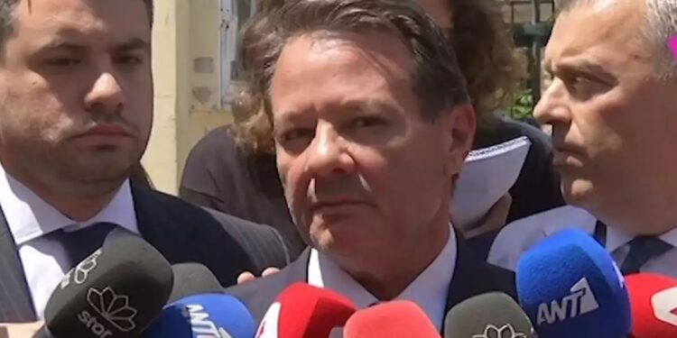 Alldaynews.gr Απόστολος Λύτρας – Ελεύθερος με περιοριστικούς όρους: «Θα κοιτάξω να θεραπευτώ και να ζητήσω βοήθεια»