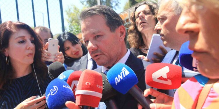 Alldaynews.gr Συγκλονίζουν τα νέα στοιχεία για τη σύζυγο του Απόστολου Λύτρα: «Την έβαλαν σε αναπηρικό αμαξίδιο, δεν μπορούσε να μιλήσει»