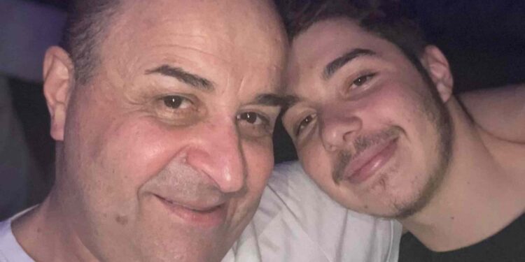 Alldaynews.gr Ο γιος του Μάρκου Σεφερλή, Χάρης, είναι πλέον φοιτητής: Το αντικείμενο των σπουδών του
