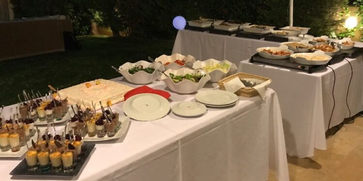 Alldaynews.gr Μαζική δηλητηρίαση σε γάμο με 270 καλεσμένους στην Παιανία – Συνελήφθησαν ο υπεύθυνος του κέντρου και του catering