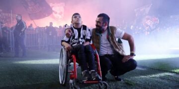 Alldaynews.gr Πράξη ψυχής από τον ΠΑΟΚ: Στέλνει τον μικρό Γιαννάκη στις ΗΠΑ και του χαρίζει το όνειρο να περπατήσει ξανά