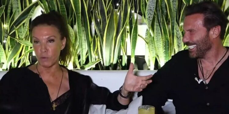 Στράτος Τζώρτζογλου: «Ήρθε η Βάνα Μπάρμπα στο γύρισμα με ένα διχτυωτό φόρεμα και πάθαμε εγκεφαλικό»