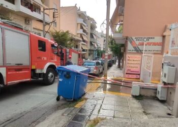 Τραγωδία στη Νέα Ιωνία: Έπεσε από τον 4ο όροφο και καρφώθηκε στα κάγκελα