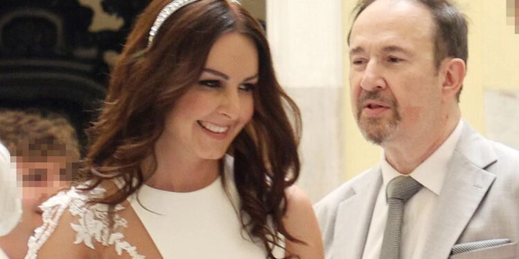 Alldaynews.gr O Γιάννης Παπαμιχαήλ παντρεύτηκε την Έλενα Κολτζή μετά από 7 μήνες σχέσης – Ηχηρές απουσίες