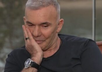 Συγκλονίζει ο Στέλιος Ρόκκος: «Η μάνα μου δεν νιώθει πόνο πια, έχει χάσει δύο παιδιά»