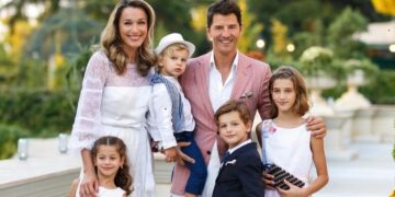 Alldaynews.gr Τρυφερός μπαμπάς, καλός οικογενειάρχης: Το μήνυμα του Σάκη Ρουβά στα παιδιά του με αφορμή την Ημέρα του Πατέρα