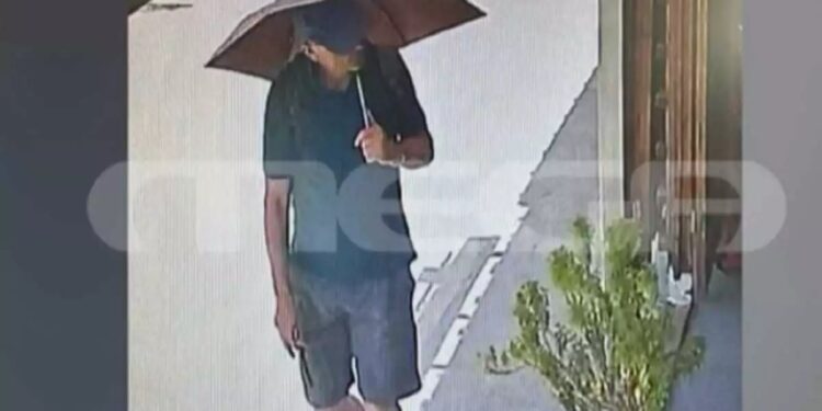 Alldaynews.gr Ανατροπή στο θρίλερ της Σύμης – Φωτογραφίες ντοκουμέντο με τον παρουσιαστή του BBC ασφαλή να έχει περάσει το επικίνδυνο μονοπάτι