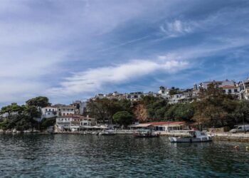 Σποράδες: Δωρεάν σπίτια σε γιατρούς – «Θα αμείβονται επιπλέον με 2.100 ευρώ»