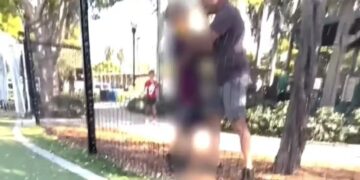 Alldaynews.gr Βρέθηκε πτώμα να επιπλέει στην θάλασσα με ένα βαρίδι 10 κιλών στο πόδι του