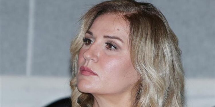 Alldaynews.gr Ξεσπά η Μπέσσυ Μάλφα: «Αηδιαστικό να παίρνεις το μέρος του θύτη μόνο και μόνο για να έχεις δουλίτσα»