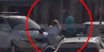 Alldaynews.gr Κυκλοφόρησε το βίντεο-σοκ που δείχνει τον ξυλοδαρμό της Χριστίνας Παππά στη Γλυφάδα