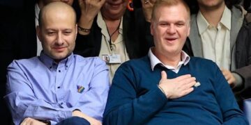 Alldaynews.gr Σύρος: Κατατέθηκε η πρώτη αίτηση υιοθεσίας παιδιών από παντρεμένο ομόφυλο ζευγάρι