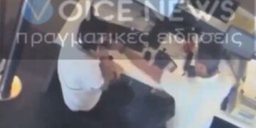 Alldaynews.gr ΒΙΝΤΕΟ: Το “χαστούκι” του πρώην υπουργού Αθλητισμού, Λευτέρη Αυγενάκη, σε υπάλληλο του αεροδρομίου – «Ζητώ συγγνώμη, αλλά δεν παραιτούμαι»