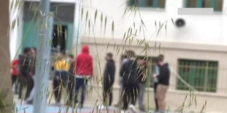 Alldaynews.gr Πατέρας 15χρονου: “Η φύση του φταίει, εγώ είμαι έξω και απολαμβάνω το μπανάκι μου στην θάλασσα… είμαι άντρας με ήθος και τιμή”