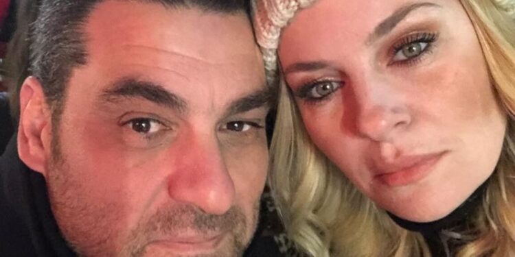 Alldaynews.gr Ελισάβετ Μουτάφη και Μάνος Νιφλής: Υιοθέτησαν ένα αγοράκι από την Αφρική – «Καλώς ήρθες στη ζωή μας Δημήτρη»