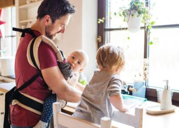 Παντρέψου εκείνον που πλένει πιάτα και σηκώνεται το βράδυ να φροντίσει το μωρό