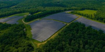 Φωτοβολταϊκά: Στην Ελλάδα ετοιμάζεται μία από τις μεγαλύτερες εγκαταστάσεις ηλιακής ενέργειας στην Ευρώπη