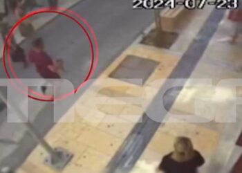 Τους απεγκλώβισε από φλεγόμενο όχημα & του κάνανε μήνυση για φθορά ξένης περιουσίας – «Πήρα ένα σφυρί μήπως και σπάσω τα τζάμια να βγουν οι άνθρωποι από μέσα»