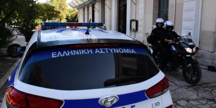 Alldaynews.gr Γυναίκα μαχαίρωσε τον σύντροφό της μέσα σε διαμέρισμα Airbnb – Έτρεχε ημίγυμνος για να σωθεί