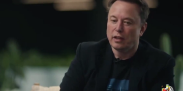 Έλον Μασκ: Θα καταστρέψω τον ιό της woke κουλτούρας, «σκότωσε» τον γιο μου κι έγινε τρανς
