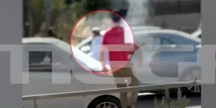 Alldaynews.gr Οδηγός επιτέθηκε και παρέσυρε με το αυτοκίνητο τον Βαγγέλη Μπουρνού (video)