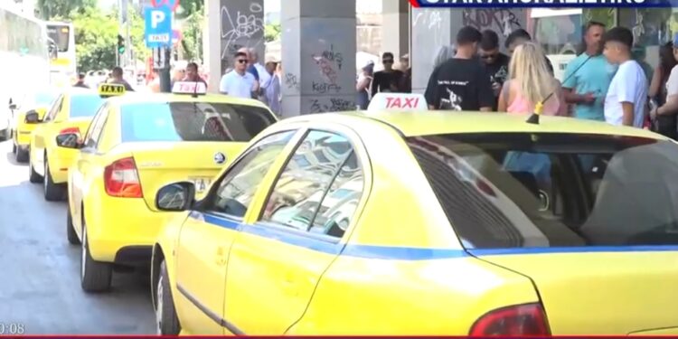 Απίστευτη καταγγελία τουριστών: Οδηγός ταξί ζήτησε 100 ευρώ για διαδρομή 20 λεπτών και μετά τους ξυλοκόπησε