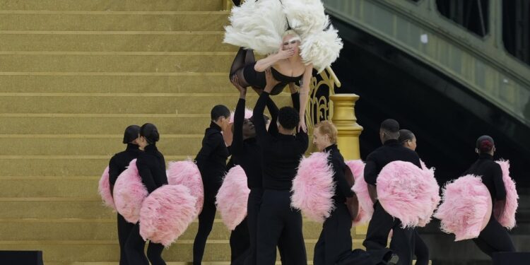 Alldaynews.gr Ολυμπιακοί Αγώνες 2024: Σόου αλά Moulin Rouge από την Lady Gaga στο Παρίσι (φωτο, video)