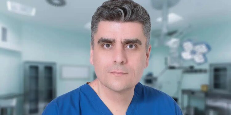 Alldaynews.gr Μόνο περηφάνια: Ο Έλληνας νευροχειρουργός Άγγελος Κόλιας Στους 10 καλύτερους στον κόσμο