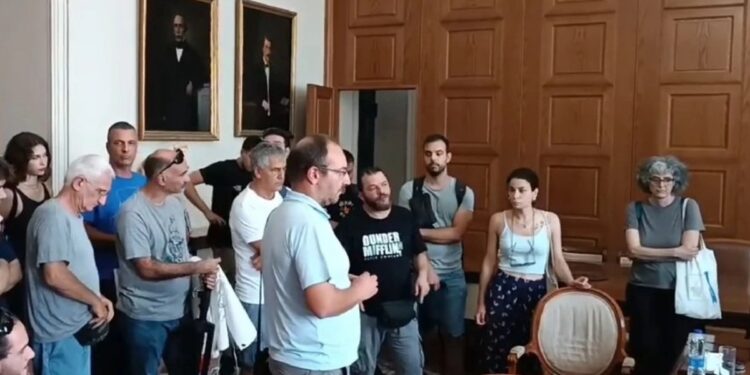 «Έξω από το γραφείο μου, ρε» ‑ Φωνές αντιπρύτανη του ΕΚΠΑ σε εργαζόμενους