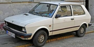 Alldaynews.gr Yugo Zastava: Το αυτοκίνητο – θρύλος που έκανε θραύση στην Ελλάδα και δεν έβγαζε ποτέ προβλήματα