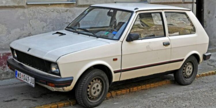 Alldaynews.gr Yugo Zastava: Το αυτοκίνητο – θρύλος που έκανε θραύση στην Ελλάδα και δεν έβγαζε ποτέ προβλήματα