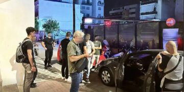 Alldaynews.gr Μεγάλη επιχείρηση της Αστυνομίας στο Γκάζι – Χειροπέδες σε μπράβο που χτύπησε αμάξι με γκλοπ
