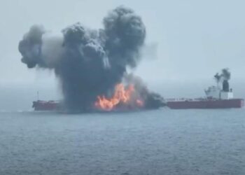 Alldaynews.gr Ερυθρά Θάλασσα: Βίντεο από το χτύπημα των Χούθι με θαλάσσιο drone στο δεξαμενόπλοιο ελληνικών συμφερόντων (video)