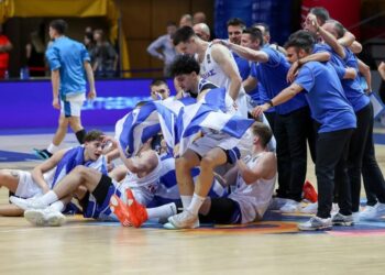 Eurobasket U20: “Ελλάς ολέ ολέ” στα αποδυτήρια για το χάλκινο μετάλλιο στον μικρό τελικό – Πρωταθλήτρια Ευρώπης η Γαλλία
