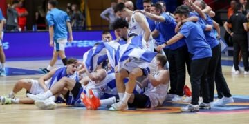 Eurobasket U20: “Ελλάς ολέ ολέ” στα αποδυτήρια για το χάλκινο μετάλλιο στον μικρό τελικό – Πρωταθλήτρια Ευρώπης η Γαλλία