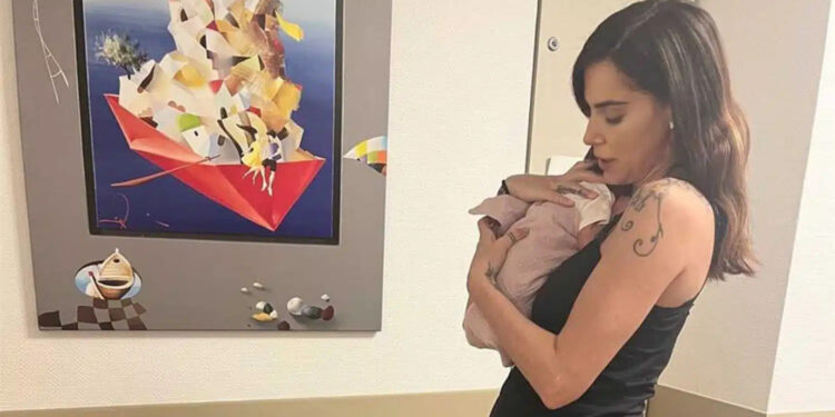 Alldaynews.gr Ελισάβετ Σπανού: Η σχέση με τον πρώην σύντροφό της και πατέρα της κόρης της! «Έφυγα από το μαιευτήριο κλαίγοντας»