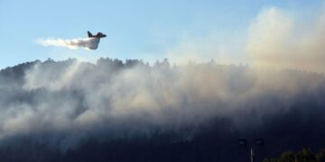 Alldaynews.gr Φωτιά στη Βόνιτσα: Ισχυρές πυροσβεστικές δυνάμεις – «Σηκώθηκαν» κι αεροσκάφη