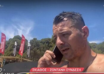 Γιώργος Αγγελόπουλος: Οικογενειακώς στη Σκιάθο με την 5 μηνών κόρη του – «Έχουμε φέρει και τη μπέμπα, έκανε τα πρώτα της μακροβούτια»