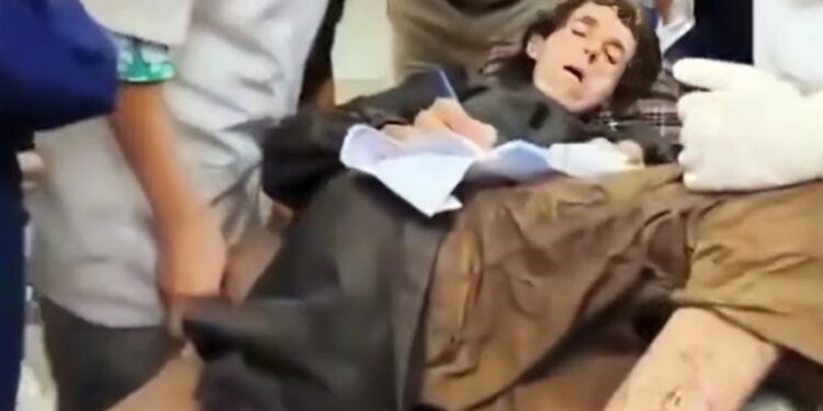 Alldaynews.gr Έδεσε την πρώην γυναίκα του σε δέντρο μέσα στη ζούγκλα και την άφησε να πεθάνει – Συγκλονιστικές εικόνες