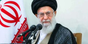 Η Μέση Ανατολή «φλέγεται»: Ο Χαμενεΐ έδωσε εντολή για άμεσο χτύπημα στο Ισραήλ