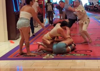 Έπεσαν μπουνιές στο καζίνο Λουτρακίου μετά από ένα «άντε γ@@@σου» – Εργαζόμενη κατέληξε στο νοσοκομείο