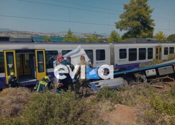 Τρένο με 130 επιβάτες συγκρούστηκε με φορτηγό – Νέο ατύχημα σοκ στην Ελλάδα