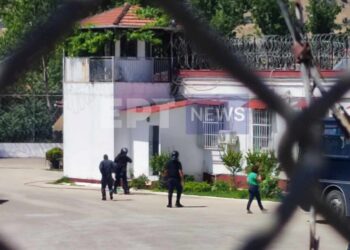 Alldaynews.gr Έρευνα ΕΛΑΣ: Κρατούνται ο υποδιευθυντής και υπάλληλοι στις φυλακές Ιωαννίνων