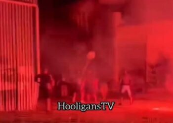 Άγρια επεισόδια οπαδών ΑΕΚ-Παναθηναϊκού στο Καματερό (video)