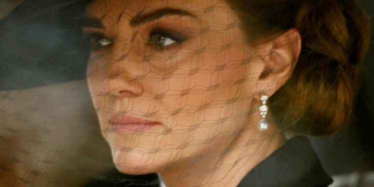 Τραγικά τα νέα για την Κέιτ Μίντλετον: Στο στόχαστρο και ο πρίγκιπας Λούις – Σε άσχημη ψυχολογική κατάσταση η Πριγκίπισσα μετά τα λόγια της Δούκισσας