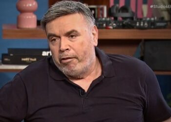 Μανώλης Λιδάκης: Στο νοσοκομείο για διπλό χειρουργείο – Ακυρώνει τις καλοκαιρινές συναυλίες του (video)