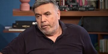 Μανώλης Λιδάκης: Στο νοσοκομείο για διπλό χειρουργείο – Ακυρώνει τις καλοκαιρινές συναυλίες του (video)