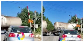 Alldaynews.gr Τρένο περνά με ανεβασμένες μπάρες μπροστά από αυτοκίνητο με μωρό – Εξοργιστικές εικόνες από τη Θεσσαλονίκη